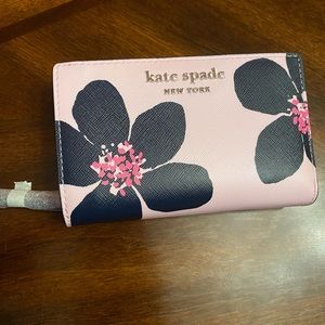 Kate Spade M Cameron Bifold Wallet